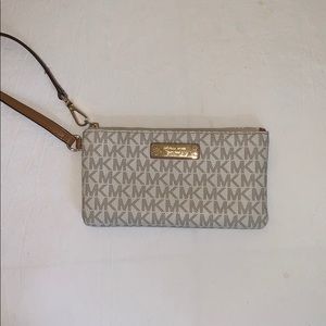 Michael Kors wristlet